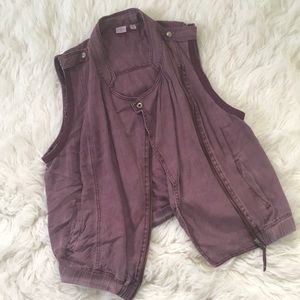 BP maroon vest - Large